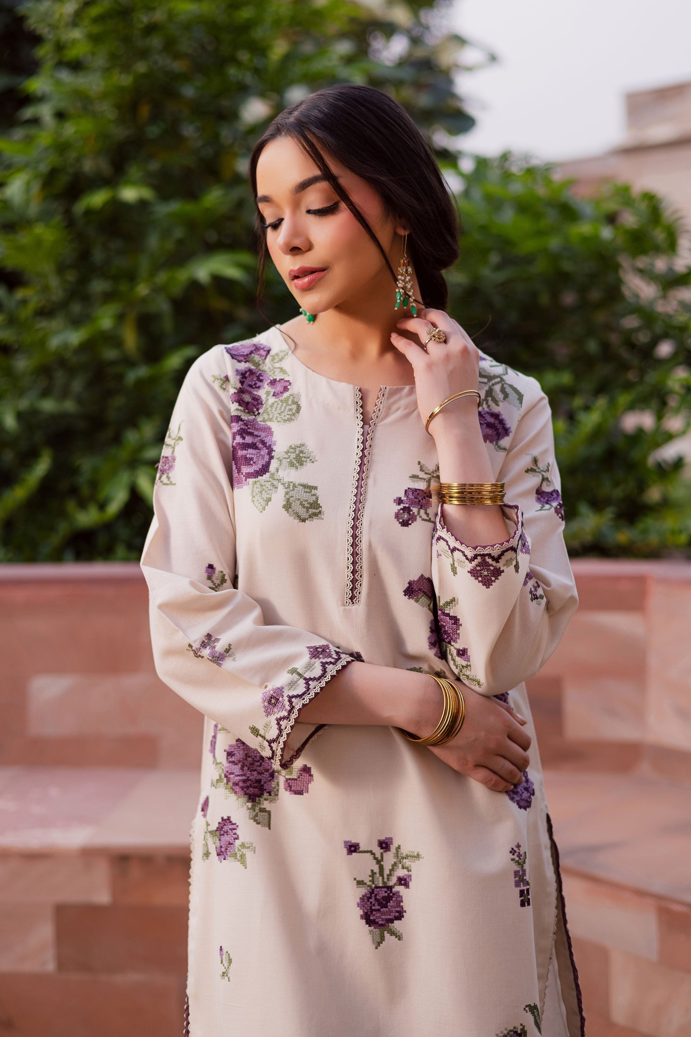 NEW ARRIVAL-PURPLE NATE 2PC EMBROIDERED PRET